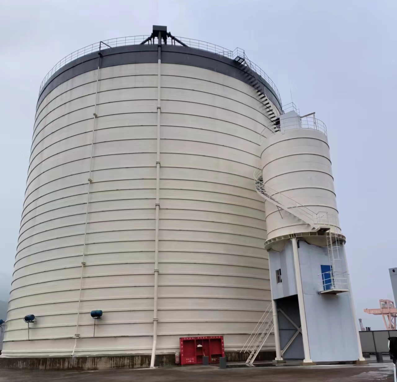 临翔10万吨水泥钢板库